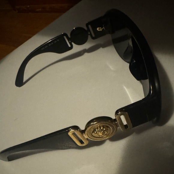 Versace Black Men’s Designer Aviator VE 4391 Medusa Sunglasses - Picture 5 of 10